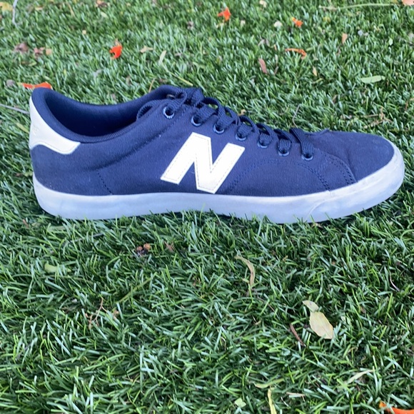 New Balance 210 Canvas Men’s Size 11 Shoes - Picture 3 of 7